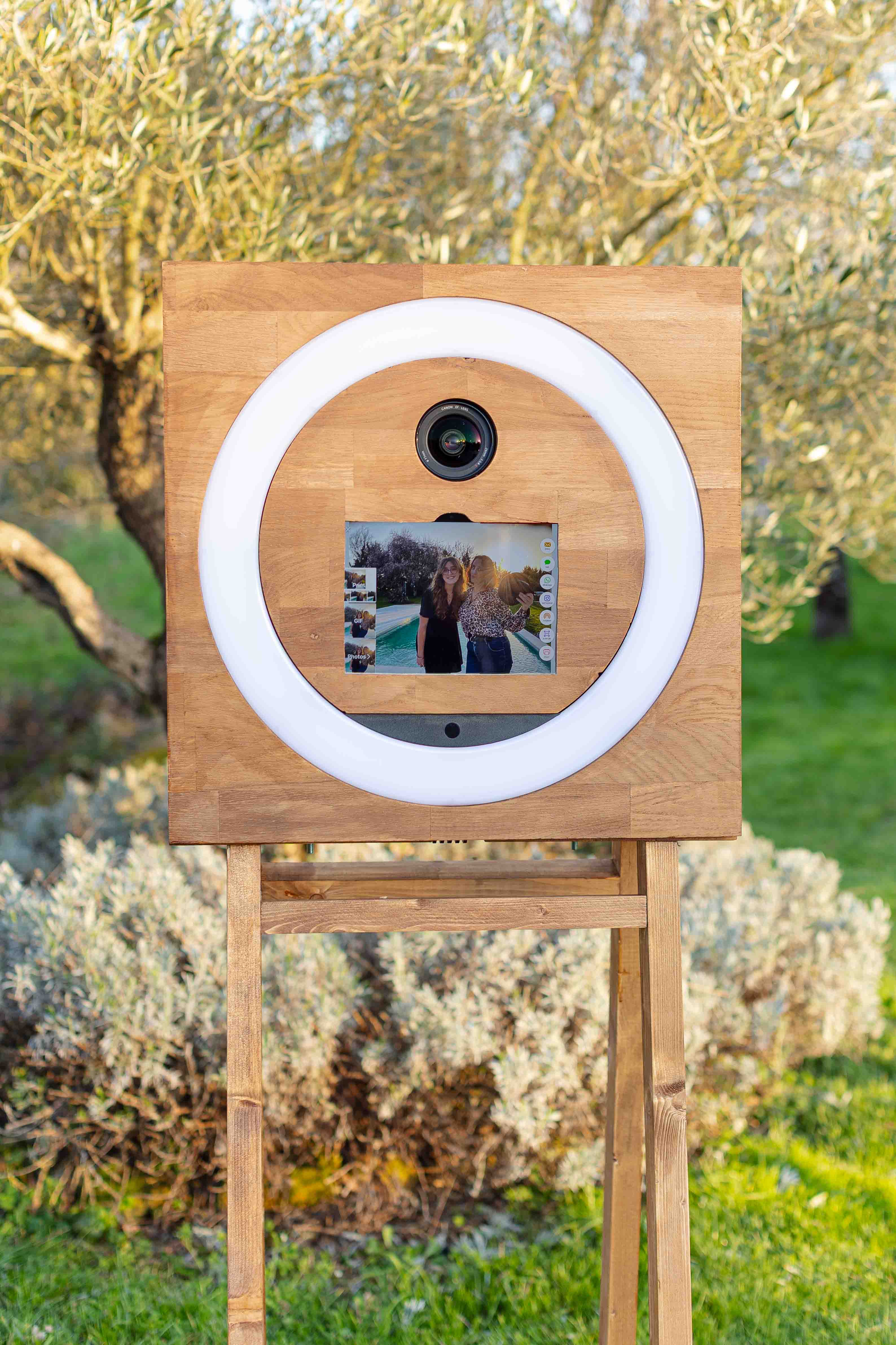 L'écran tactile de la borne photo Fiesta avec le décompte avant la photo